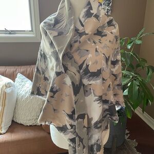 Elegant Floral Women's Scarf/Wrap NWT